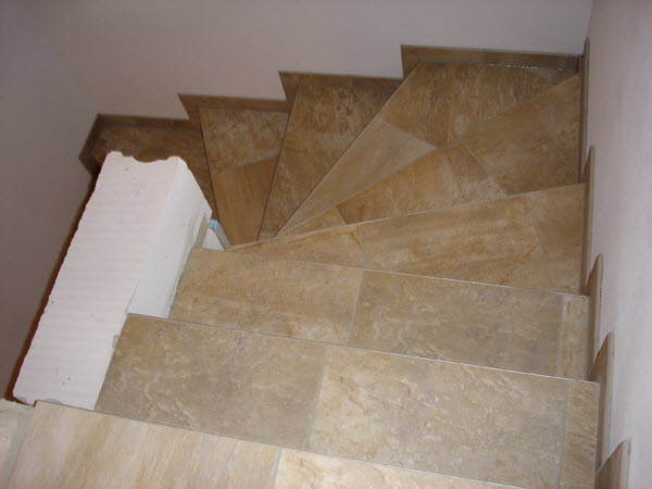 Bild 3-2 Treppenabgang