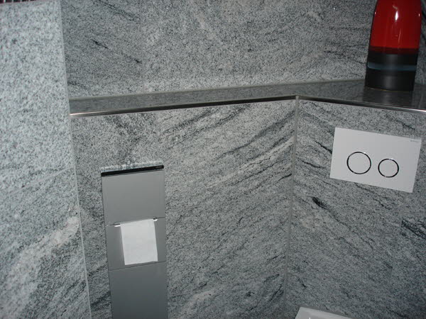 Bild 5-1 Eingelassener Toilettenhalter Ablage mit Ytonsteine